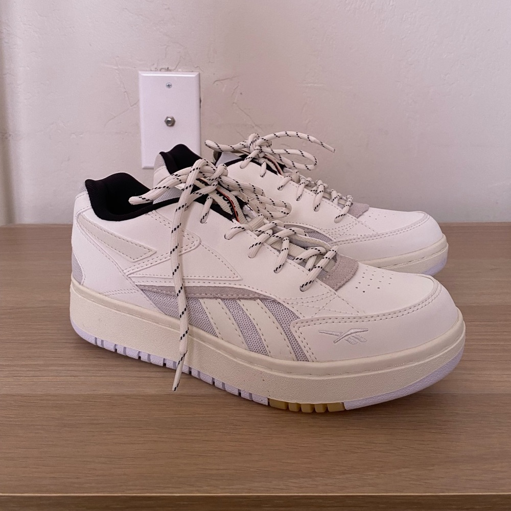 Reebok Womens Sneakers Size 7